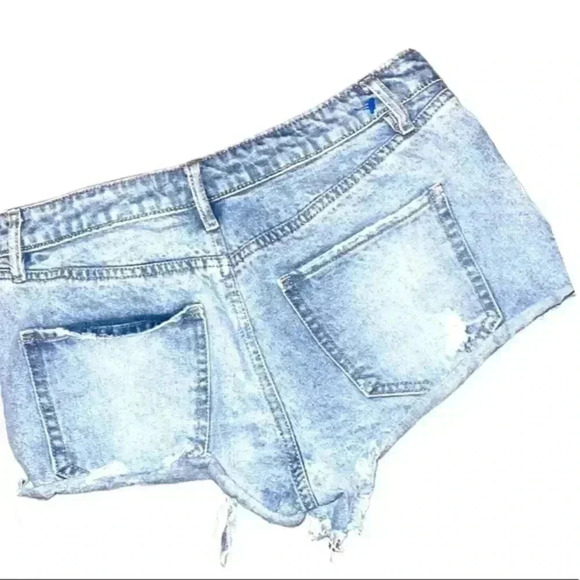 Refuge Booty Shorts - Picture 3 of 5